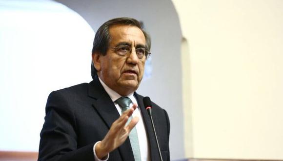 El Gabinete "podrá no ser popular en este momento, el Congreso tampoco lo es", dijo el vocero aprista Jorge del Castillo en el debate sobre la cuestión de confianza. (Video: Congreso)