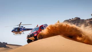 Al Attiyah se lleva la segunda etapa, Sainz cede el liderato en el Dakar 2021