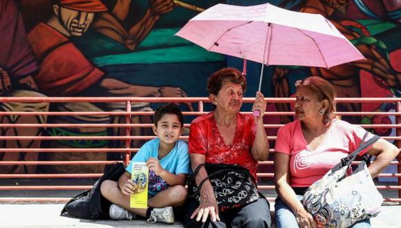 "Un país de viejos y de niños": cuánto se ha reducido la población en Venezuela y cómo impacta en su desarrollo. (Getty Images).