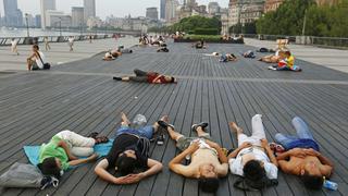 China: La mayor ola de calor en 145 años obliga a la gente a dormir en las calles [FOTOS]