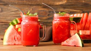 6 bebidas saludables y refrescantes para combatir el calor