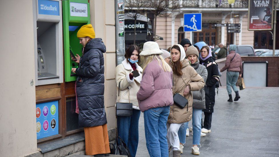 Long lines in front of ATMs have become a common sight in Russia.  (GETTY IMAGES).