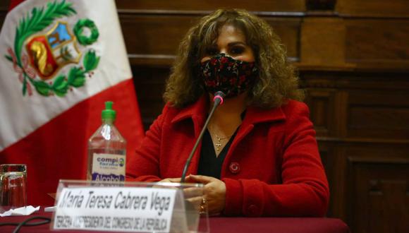 La congresista María Teresa Cabrera oficializó su renuncia a la Mesa Directiva este domingo. (Foto: Congreso)