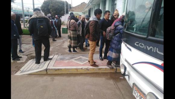 Secuestran y asaltan a 54 pasajeros en bus en Puno (GEC)