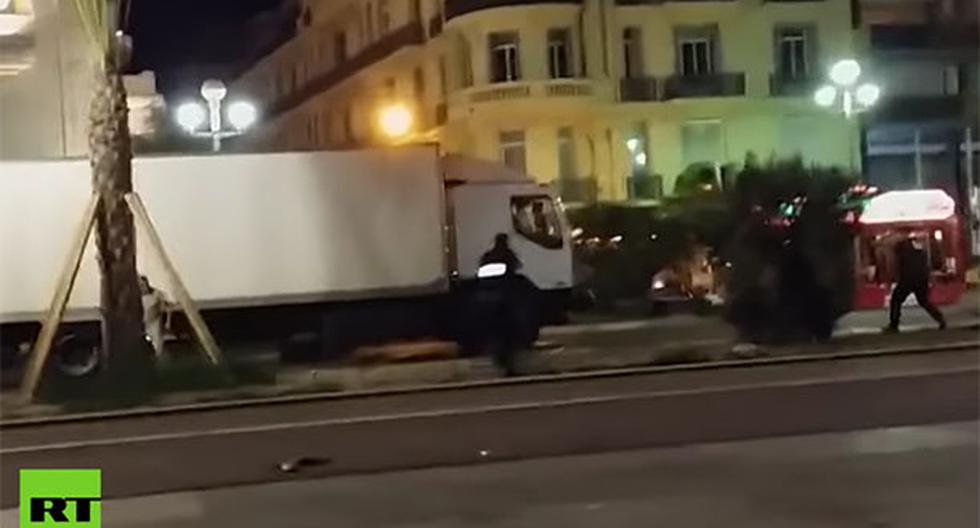 El conductor del camión que atropelló y mató a más de 80 personas fue abatido por la policía en Niza, Francia. (Foto: RT en Español)