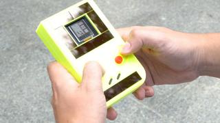 Crean un Game Boy libre de baterías que funciona con energía solar