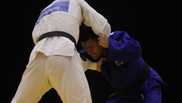 El logro de Antero Villalobos se suma al de Luis Sandoval, quien conquistó una medalla de plata para el Perú en la final masculina de los 5000 metros (T11). (Foto: Renzo Salazar / GEC)