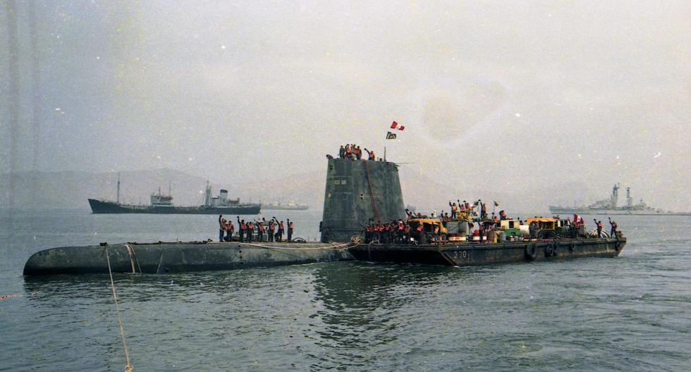 El submarino Pacocha fue impactado por un barquero japonés el 26 de agosto de 1988. 22 de sus hombres quedaron atrapados a 40 metros de profundidad. (Marina de Guerra del Perú)
