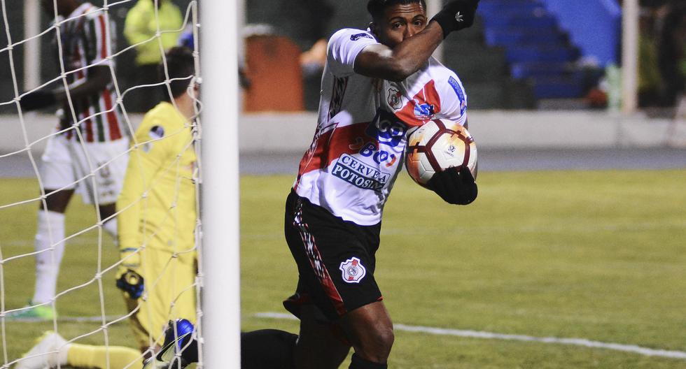 Nacional Potosí y Fluminense se enfrentaron en Bolivia por la Copa Sudamericana. | Foto: EFE