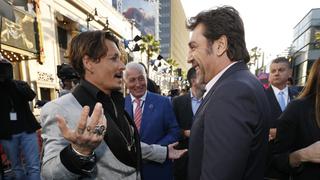 El encuentro de Bardem y Depp en la alfombra roja de"Piratas del Caribe"