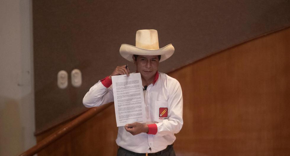 Castillo, durante la campaña de segunda vuelta, firmó la Proclama Ciudadana, cuyo punto 8 establece que debe defender y promover la libertad de expresión y de prensa en el país. (Foto: Renzo Salazar | Archivo GEC)