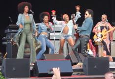 Lenny Kravitz sufre vergonzoso accidente durante concierto | VIDEO