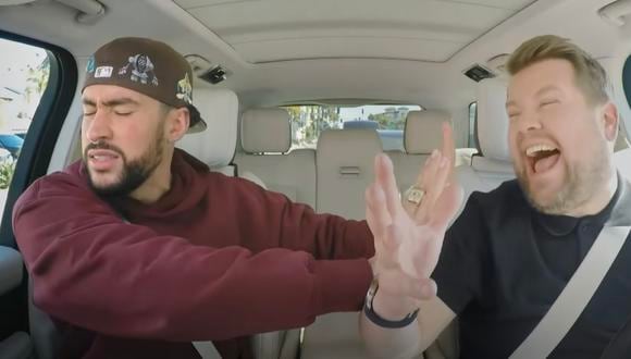 Bad Bunny y James Corden en el “Carpool Karaoke” de  “The Late Late Show” . (Fuente: YouTube)