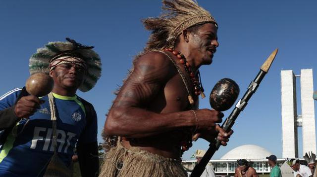 Brasil: Manifestantes indígenas bloquean acceso a ministerio - 2