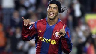 Ronaldinho se pronunció sobre su posible regreso al fútbol