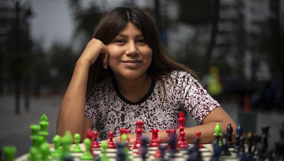 MENTE MAESTRA. Daysi Cori se consagró campeona en el Mundial de Ajedrez de la Juventud, categoría sub-16, en el 2009. Dos años después, volvió a llegar a lo más alto en la categoría sub-20. Hoy forma parte del selecto grupo de los 100 mejores ajedrecistas planeta.  (Foto: Elías Alfageme/El Comercio)