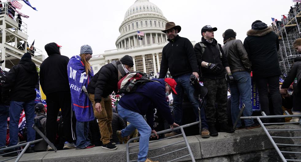 Más de 1.300 personas han sido acusadas judicialmente de participar en el asalto al Capitolio.