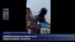 Barrios Altos: reportan incendio en almacén de plásticos