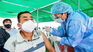 Vacunación a personas de 52 y 53 años inició en Lima y Callao