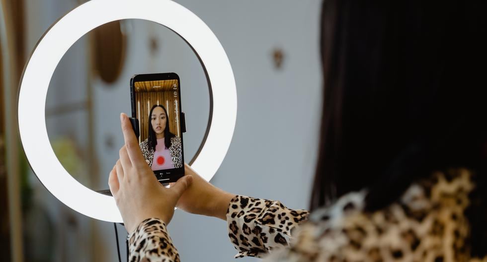 Bold Glamour: cuáles son los riesgos del filtro de belleza con IA que incendió TikTok. (Foto: Pexels)