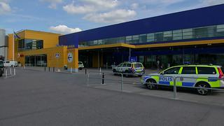Suecia: Dos personas mueren apuñaladas en supermercado [VIDEO]