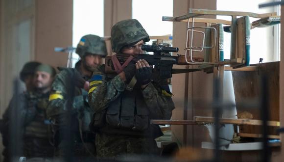 Más de 1.000 soldados rusos combaten en Ucrania, afirma OTAN