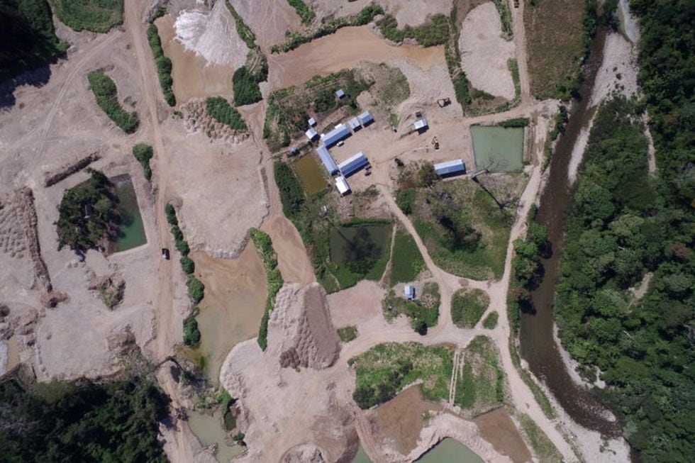 Imágenes captadas por un dron en la concesión minera Inca Dorado 2 durante la inspección de la autoridad forestal de Puerto Inca. Foto: ATFFS Puerto Inca.