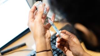 La OMS advierte que 21 países no llegan al 10% de población vacunada contra el COVID-19