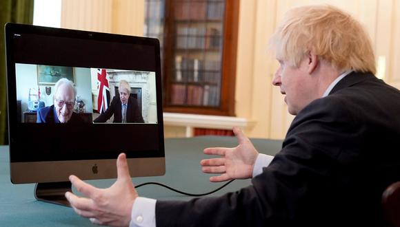 Primer Ministro británico, Boris Johnson, tiene un plan para relajar las medidas de confinamiento y reactivar la economía de Reino Unido. (Foto: AFP/Andrew PARSONS)