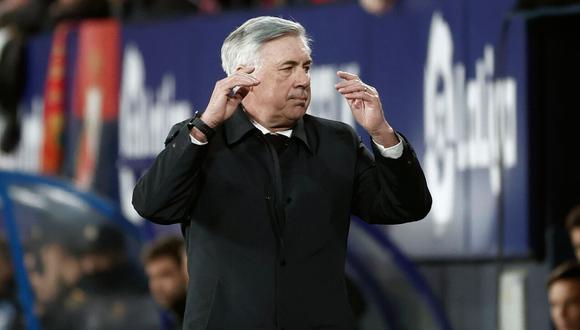 El italiano Ancelotti y el particular gesto durante el partido de ida de la Champions League frente al Manchester City (Foto: EFE)