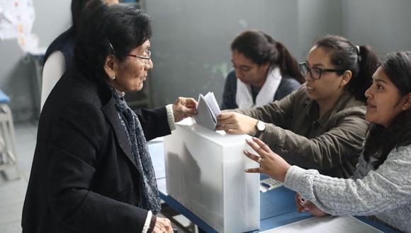 Para conocer sus centros de votación, los usuarios tendrán que ingresar a la página web de la ONPE y escribir el número de su Documento Nacional de Identidad (DNI) en la zona que corresponde. (Foto: GEC)