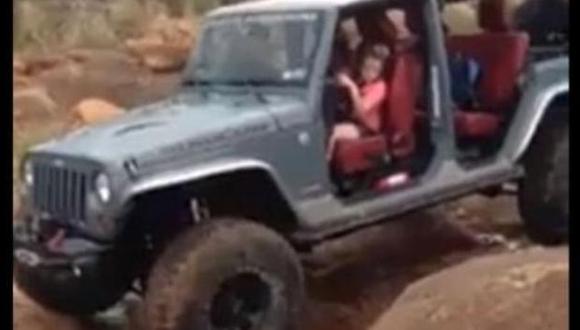 La niña demuestra grandes habilidades al volante. (video: Jeep Experience)
