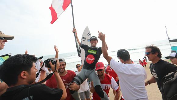 Alonso Correa ganó el surf open varones y permitió el título en el certamen del equipo peruano. (Foto: ITEA/Andrés Lino)