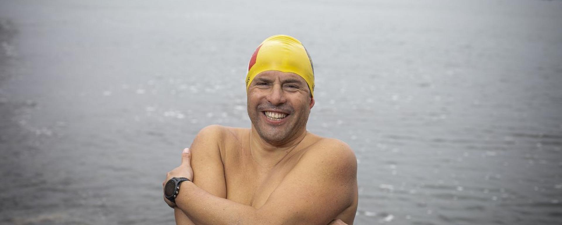 Gustavo Lores, el peruano que nada sin wetsuit entre tiburones y ballenas en busca de un sueño supremo