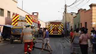 Barrios Altos: se registra incendio en una quinta del jirón Junín | FOTOS