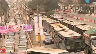 Reportan tráfico infernal tras desvío vehicular por obras de ampliación del Metropolitano