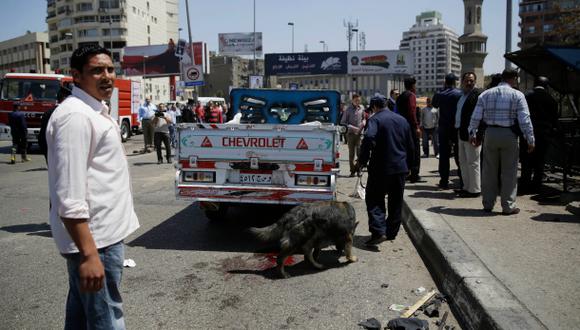 Egipto: Policía muere al explotar una bomba en El Cairo