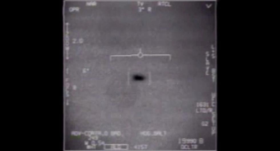 El Departamento de Defensa estadounidense publicó el lunes pasado las grabaciones de tres avistamientos de objetos voladores no identificados por parte de pilotos de la Fuerza Aérea. (Foto: EFE/EPA/US DEPARTMENT OF DEFENSE)