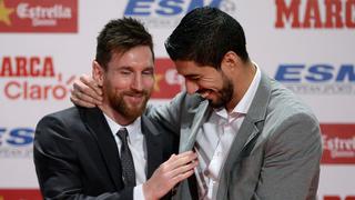 Lionel Messi recibió la Bota de Oro de manos de Luis Suárez
