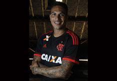 Paolo Guerrero se luce con nueva camiseta del Flamengo