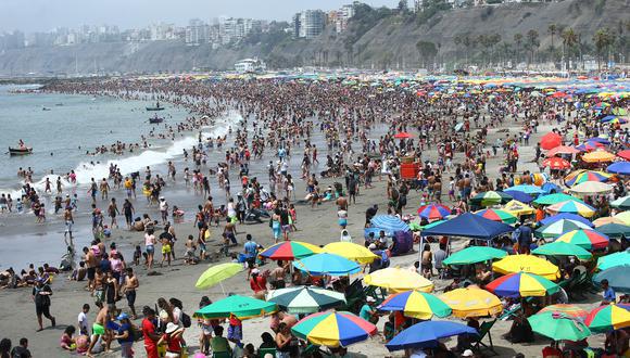 Las playas suelen ser muy concurridas en esta época del año. Sin embargo, todavía habrá que espera para poder disfrutar de estas. (Foto: GEC)