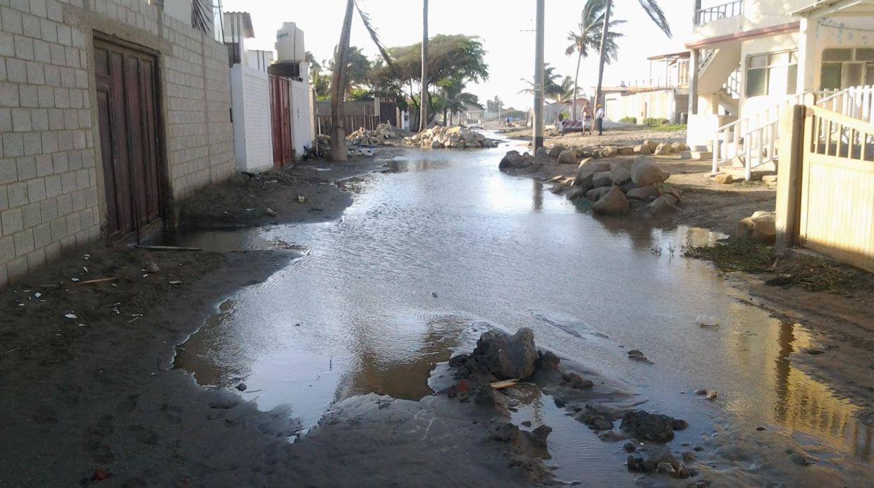 La inundación y daños que dejó oleaje en balneario de Colán - 8
