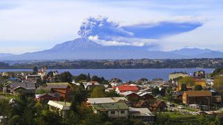Volcán Calbuco registra tercera erupción y ordenan evacuación