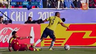 Colombia vs. Venezuela: jugada violenta que no acabó en roja