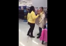 EE.UU: Tremenda pelea entre dos mujeres dentro de Walmart (VIDEO)