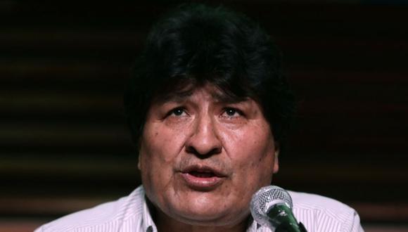 El expresidente boliviano Evo Morales habla durante una conferencia de prensa, luego del cierre de las elecciones presidenciales bolivianas y cuando llegan los primeros resultados no oficiales, en Buenos Aires, Argentina, el 19 de octubre de 2020. (Foto: AFP / ALEJANDRO PAGNI).