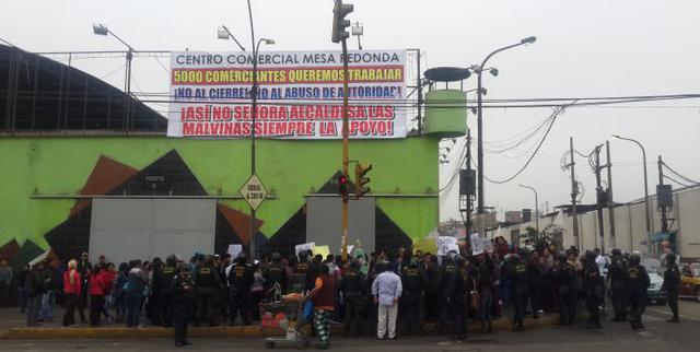 Comerciantes de Las Malvinas hacen plantón contra fiscalización - 1