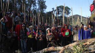 Comuneros de Cañaris continúan bloqueando paso a campamento minero