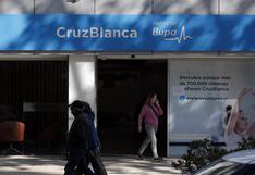 Chile aprueba una polémica ley para que seguros privados de salud salden millonaria deuda