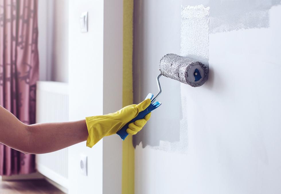 La pintura al agua sirve para interiores, las a base de aceite para exteriores y el barniz para los muebles.(Foto: Shutterstock)